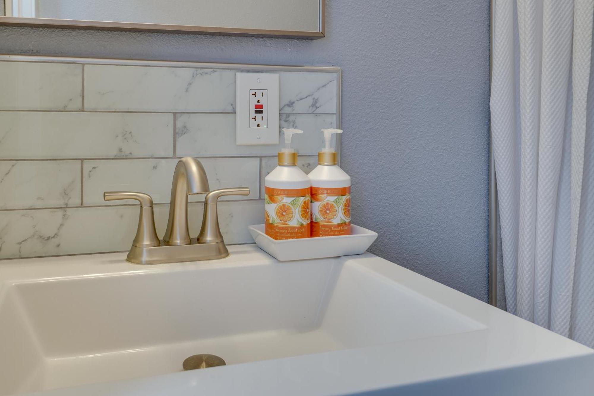 Cozy Bay Area Vacation Rental With Patio Hayward Luaran gambar